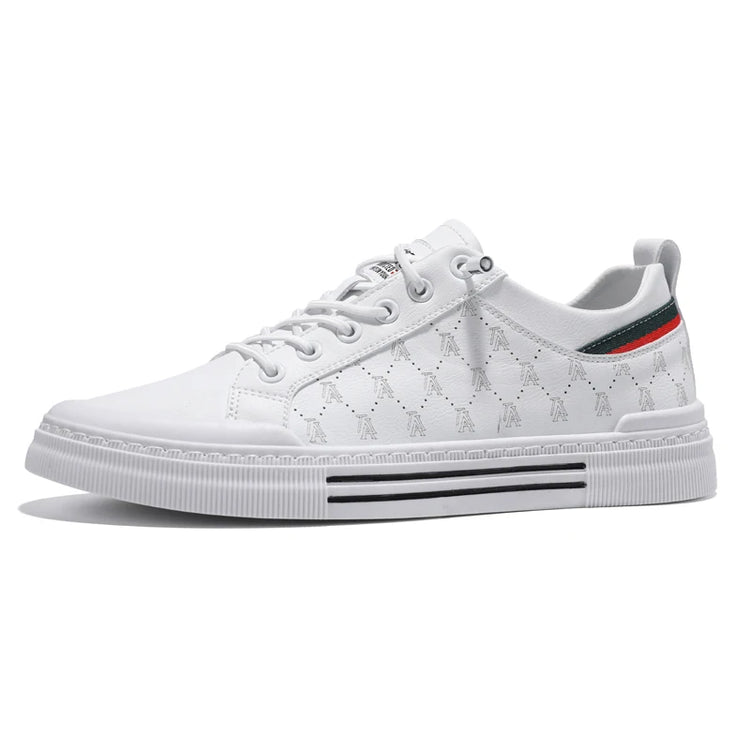 Men's lightweight skate shoes, everyday casual sneakers for men, colors: white and beige, sizes 39 to 46.