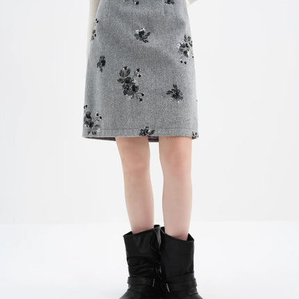 FSLE 【Premium Series】Vintage Sequin Embroidery Short Skirt with Slightly Fitted Back Winter 2025 New Arrival Grey Skirts PlatiNum