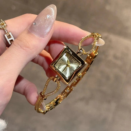 Nuovo orologio da donna in oro di lusso Orologio da polso al quarzo quadrato alla moda Orologio da donna semplice con strass squisito regalo Relogio Feminino platinumshop