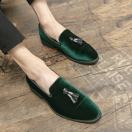 Mocassini verdi in pelle scamosciata di marca di lusso da uomo slip-on nappa scarpe da sposa in morbida pelle appartamenti scarpe da uomo scarpe casual scarpe in pelle nabuk