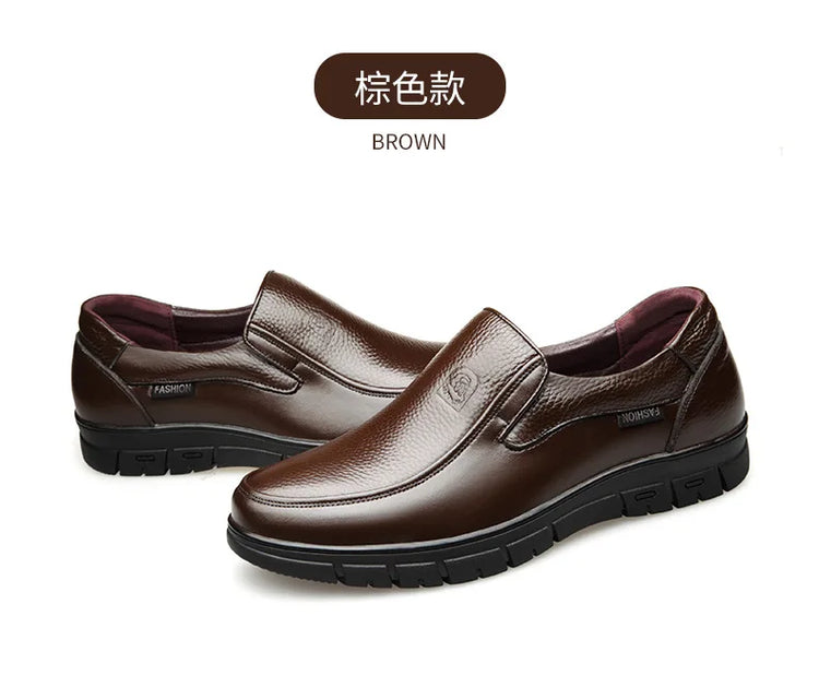 Scarpe estive nuove da uomo in pelle con suola morbida Scarpe basse casual Scarpe da passeggio per esterni Scarpe comode in morbida pelle alla moda Mocassini