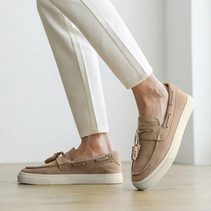 Mocassini fatti a mano in pelle scamosciata per il tempo libero Passeggiata Scarpe casual maschili Nuovo design Casual Slip on Flats Scarpe da guida versatili Mocassini