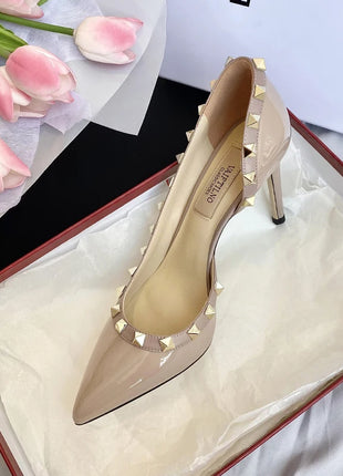 scarpe da donna di marca di lusso Sandali da donna Rivetti estivi Tacchi alti Lato vuoto Scarpe da donna da ballo in pelle moda femminile da donna