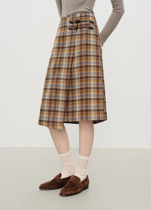 FSLE Vintage College-Inspired Asymmetrical Slit Skirt for Women Winter 2025 New Arrival Versatile Slim-Fit Design Plaid Skirts PlatiNum