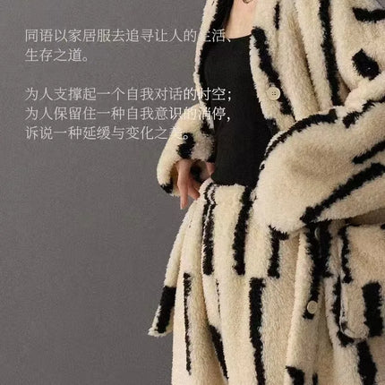 AW Coral Velvet Sleepwear Thickened Warm Winter Sweet and Cute Flannel Women's Sleepwear Simple and Loose Can Be Wearing Outside