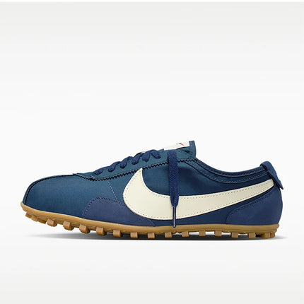 Scarpe sportive basse da donna Nike originali Moon Shoe, modello IW0955-400, dal design alla moda.