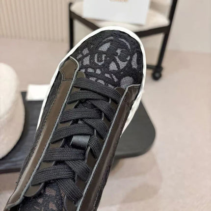 Sweet Lace Flat Platform Women Shoes Round Toe Lace Up Breathable Casual Tennis Shoe Thick Sole Outdoor White Black Sneakers