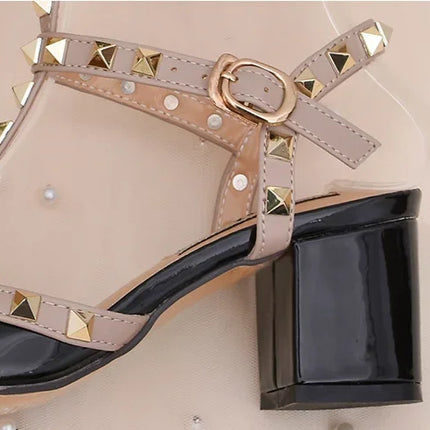 Scarpe singole con borchie in pelle verniciata da donna 2 fibbie décolleté lucide con cinturino a T 5.5cm punta a punta fatta a mano sandali taglie forti larghi 48