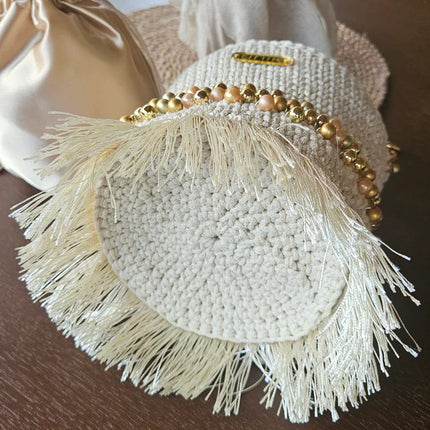 Borsa a Secchiello di Lusso in Crochet, Design Esclusivo con Strass e Frange, Manico Rigido e Chiusura Arricciata, Finiture Brillanti ed Eleganti, Ideale per Eventi e Look di Alta Classe