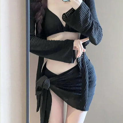 Costume da Bagno Donna 4 Pezzi Stile Coreano Bianco Nero Manica Lunga con Nodo Frontale e Gonna Copricostume 2025 – Perfetto per le Vacanze platinumshop