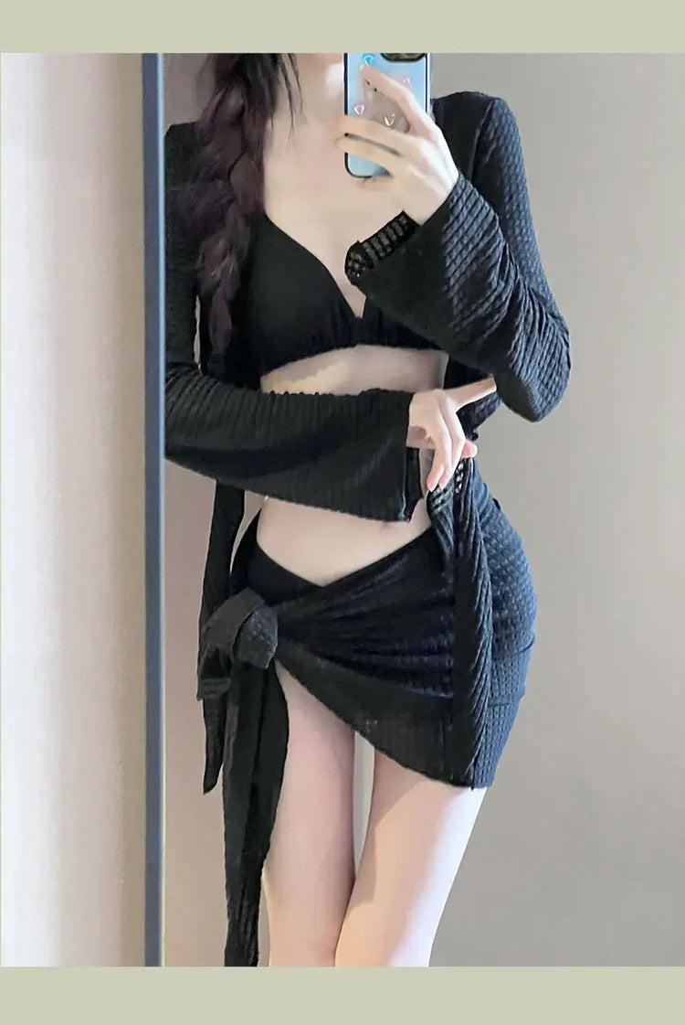 Costume da Bagno Donna 4 Pezzi Stile Coreano Bianco Nero Manica Lunga con Nodo Frontale e Gonna Copricostume 2025 – Perfetto per le Vacanze platinumshop