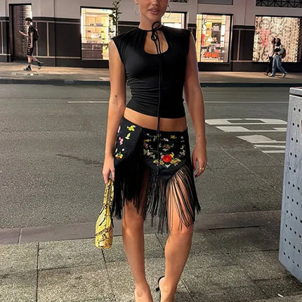 Minigonna Chic da Donna con Ricami e Frange, Modello Irregolare a Fiori, Collezione Estate 2026, per Vacanze e Streetwear