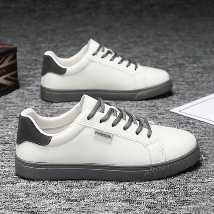 Skateboarding Shoes Men Flat Comfortable Leather Casual Vulcanized Shoes Trendy Classic Breathable Cheap Sneakers Man Plus Size
