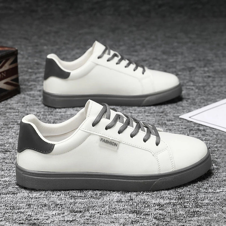 Skateboarding Shoes Men Flat Comfortable Leather Casual Vulcanized Shoes Trendy Classic Breathable Cheap Sneakers Man Plus Size
