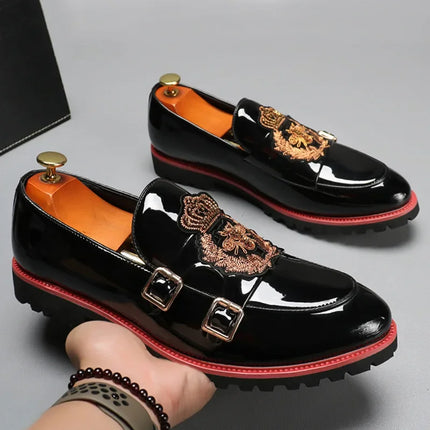 Scarpe in pelle di lusso per uomo Moda ricamo Uomo Scarpe da monaco stile britannico Mocassini di alta qualità Scarpe da uomo d'affari casual 2025