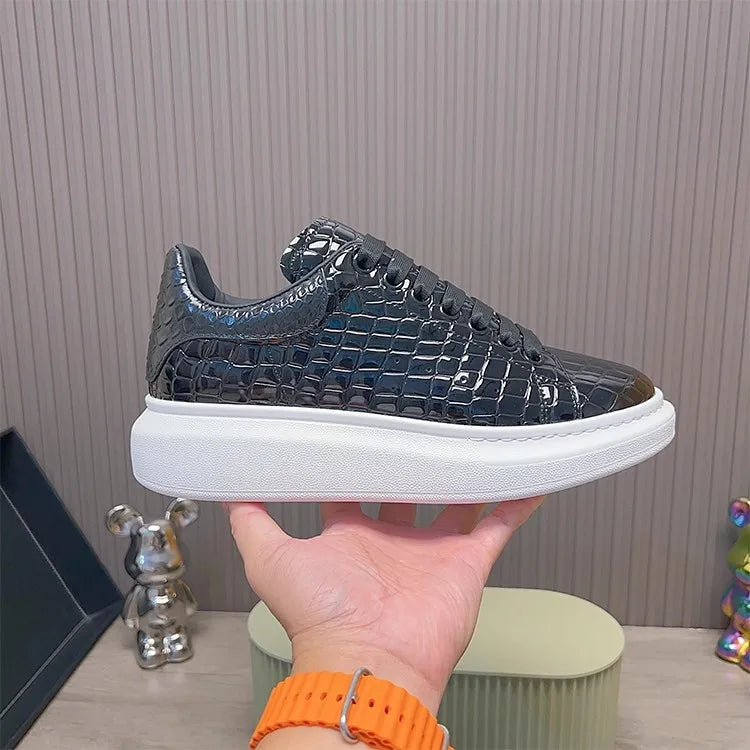 Black Platform Sneakers Men's Cow Leather Round Toe Unisex Low-Top Stone Pattern Lace-up Casual Shoes Retro Flat Shoes Handmade