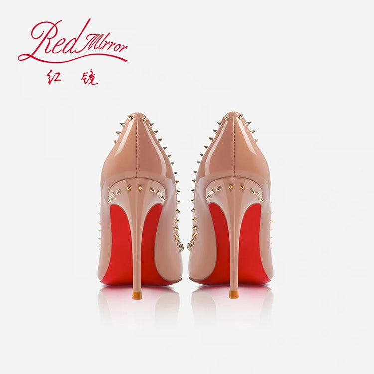 Scarpe col tacco di lusso da donna Fondo rosso lucido Décolleté a punta Rivetti di colore nudo Tacchi alti sottili Scarpe eleganti da donna di moda platinumshop