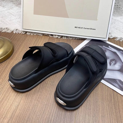 Matsuke Sandales à semelle épaisse pour femmes, style 2026, sandales de plage polyvalentes à semelle souple et velcro, à porter avec une jupe.