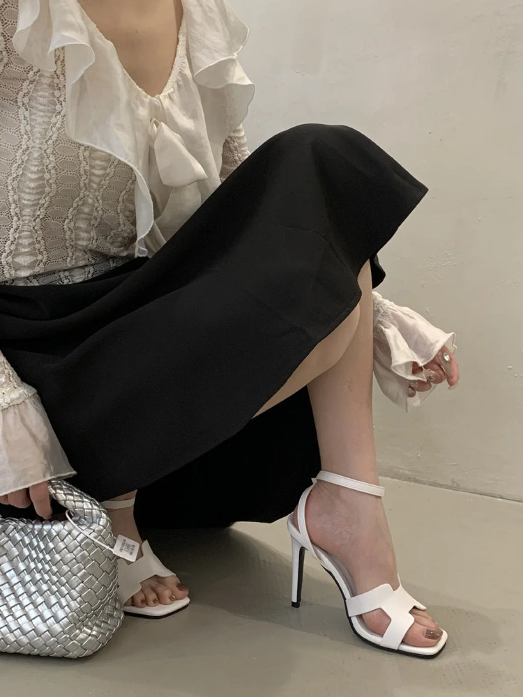Alionly 2026 Nuova Moda Estiva Sandali Open Toe Donne Fibbia In Metallo Banda Stretta Sottile Tacco Basso Gladiatore Scarpe Da Festa
