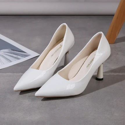 Scarpe Donna 2024 Tendenza Nuova Estate Tacchi rossi Donna elegante Décolleté con tacco nero e punta a punta Abito in pelle Scarpe da donna bianche