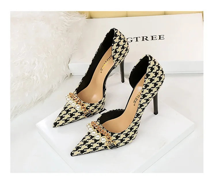 BIGTREE Scarpe 2026 Primavera Donna Pompe Catena di metallo perlato Tacchi alti Grana a quadri Tacchi a spillo Tacchi da donna Scarpe da banchetto di lusso 43 platinumshop