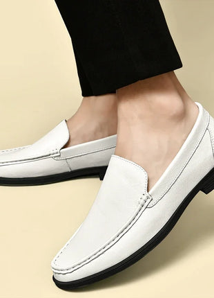 Calzature da uomo in pelle Slip on Office Man Scarpe formali Festa di nozze Scarpe eleganti da uomo Breath Driving Mocassini pigri Mocassini