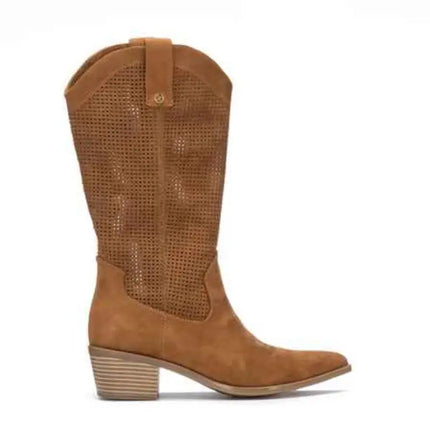 Women's boot from the xti brand, made of soft suede material,