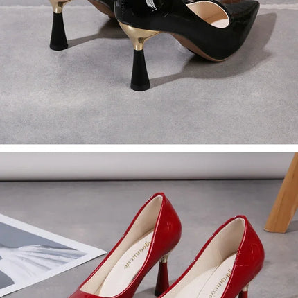 Scarpe Donna 2024 Tendenza Nuova Estate Tacchi rossi Donna elegante Décolleté con tacco nero e punta a punta Abito in pelle Scarpe da donna bianche