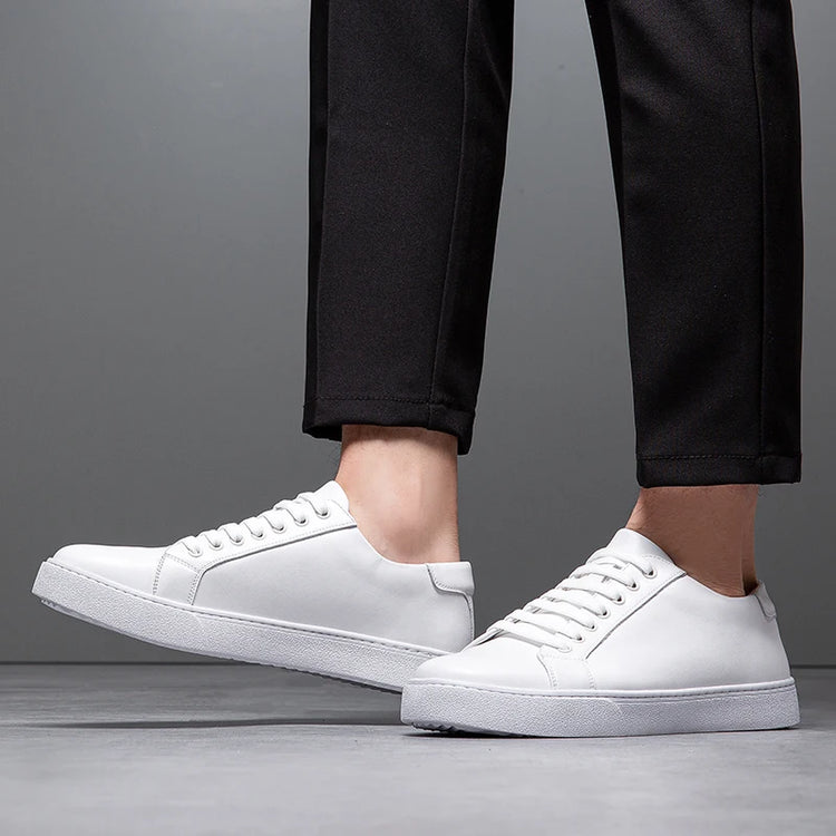 New Men Casual Sports Vulcanized Shoes Comfortable Fashionable Flat Heeled Leather Shoes Outdoor Driving Travel Brand Shoes Men