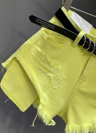 Nuovo stile di pantaloncini di jeans strappati con tasche lavate sfilacciate e piedi larghi