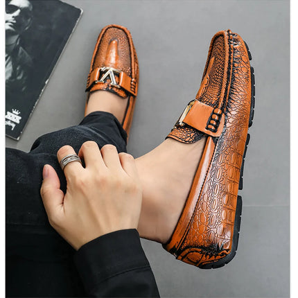 Nuove Scarpe Casual da Uomo Slip-On con Suola Morbida 2026, Stile Britannico Versatile e di Tendenza, Mocassini Comodi e Abbinabili a Tutto