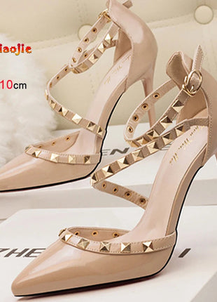 Scarpe tacco alto da donna estive in Europa e America Moda punta a punta bocca superficiale rivetto scava fuori sandali a spillo da discoteca platinumshop