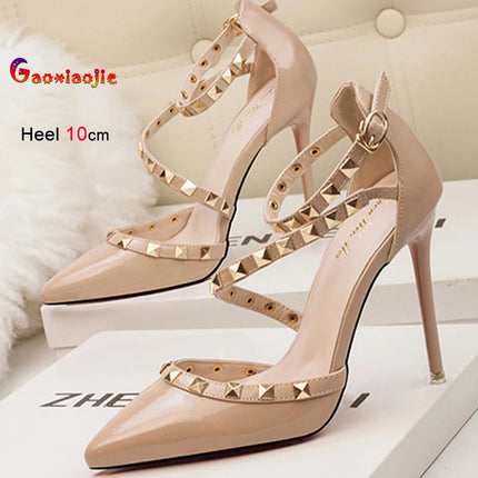 Scarpe tacco alto da donna estive in Europa e America Moda punta a punta bocca superficiale rivetto scava fuori sandali a spillo da discoteca platinumshop