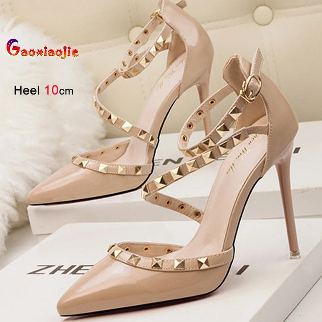 Scarpe tacco alto da donna estive in Europa e America Moda punta a punta bocca superficiale rivetto scava fuori sandali a spillo da discoteca platinumshop