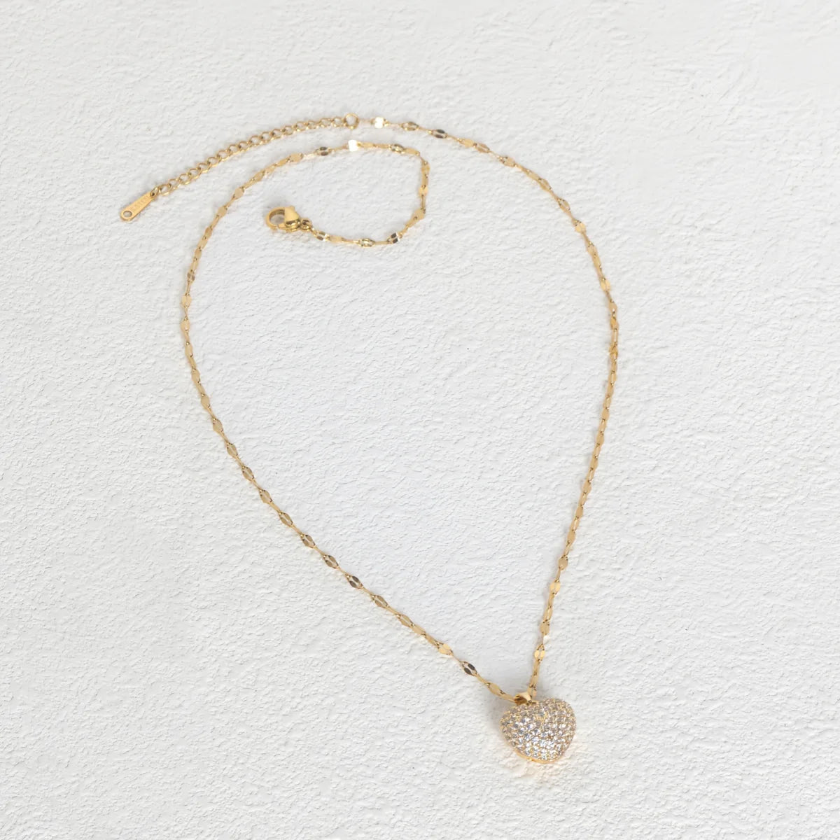con ciondolo a forma di cuore con zirconi, temperamento femminile, collana in acciaio inossidabile placcato oro, regali di gioielli per feste di nozze