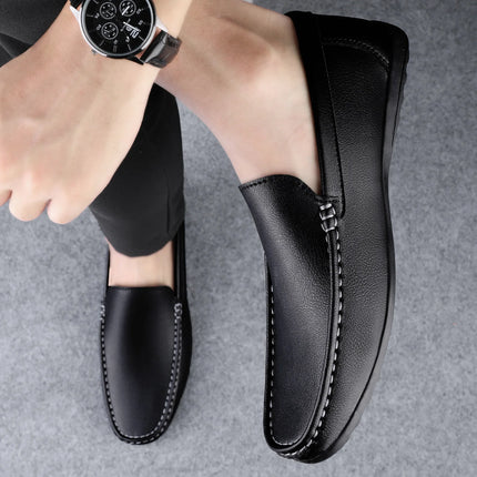 Scarpe casual da uomo in pelle moda Estate comode slip on di alta qualità Mocassini bianchi Comode scarpe da barca da guida Mocassini da passeggio