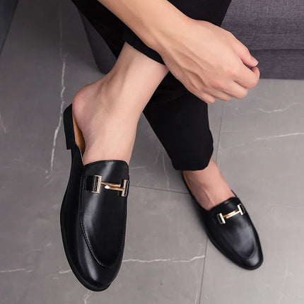 Mezze pantofole da uomo di moda 2022 Scarpe da uomo in pelle di alta qualità Muli classici Mezze scarpe antiscivolo Uomo Estate Mocassini bianchi