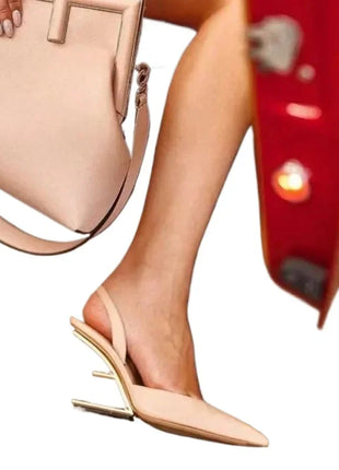 Estate Tacchi strani Scarpe da donna Design tinta unita Scarpe da donna con cinturini posteriori da viaggio Punta a punta Moda Zapatos Para Mujere