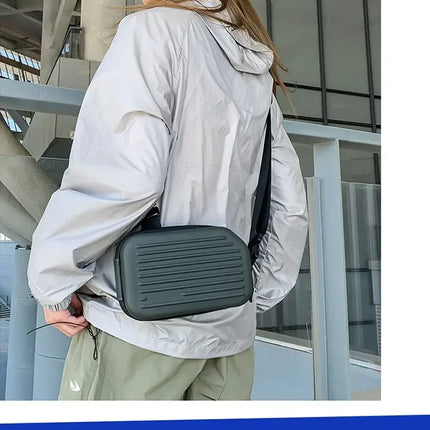 Borsa a tracolla rigida nera, leggera e portatile, per adulti, ideale per il trasporto quotidiano, lo shopping, le brevi camminate all'aperto e l'uso quotidiano.