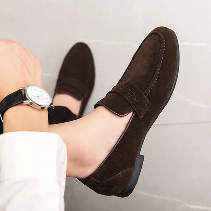 Nuovi uomini in pelle scamosciata scarpe casual comfort traspirante slip-on scarpe da guida da uomo moda maschile scarpe pigre mocassini di marca di lusso mocassini