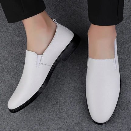 Mocassini comodi in pelle bovina da uomo neri classici alla moda di marca scarpe Casual in pelle con suola morbida traspirante cava estiva da uomo