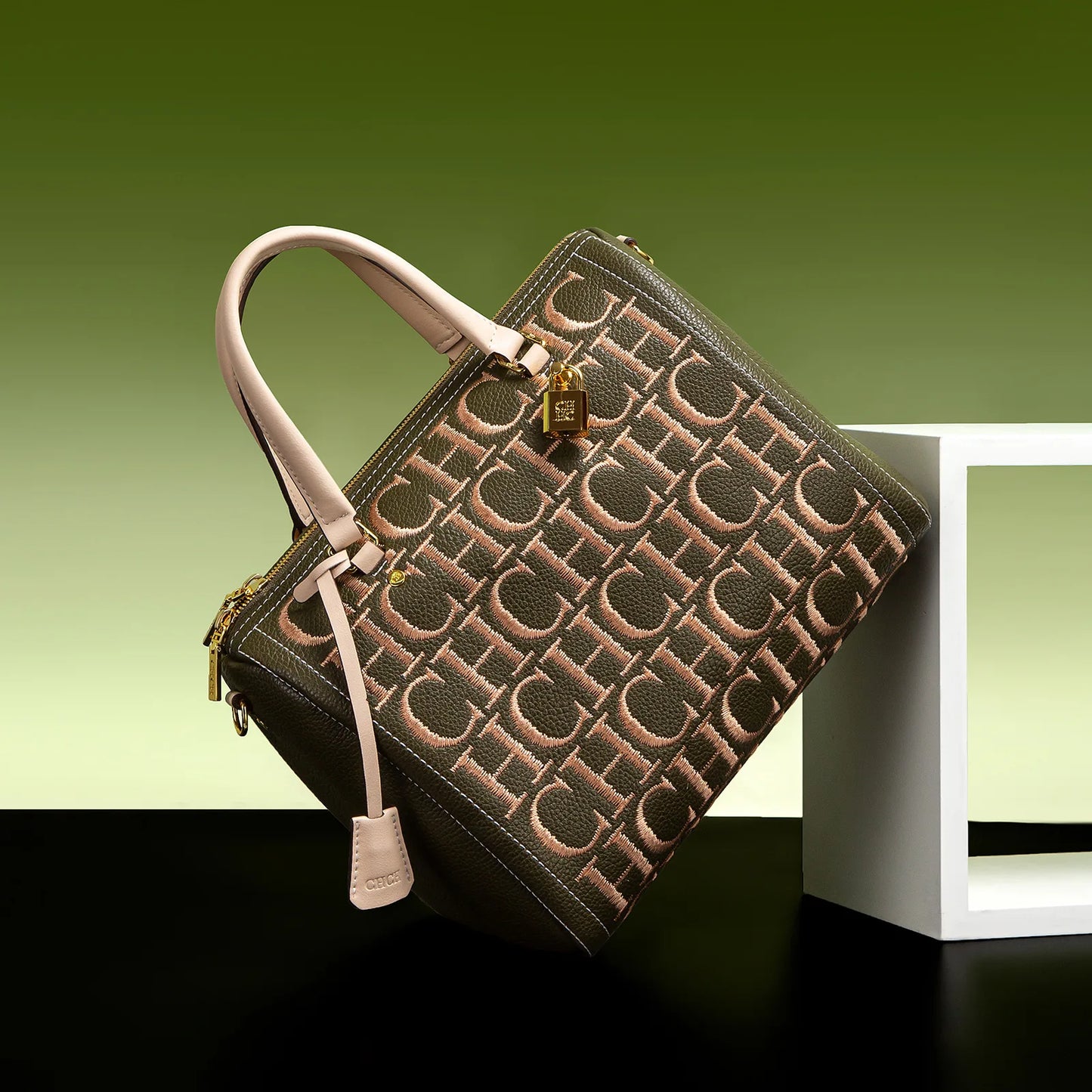 2025 Autumn/Winter New Handbag High-end Embossed Large Capacity Square Bag Women's Shoulder Bag