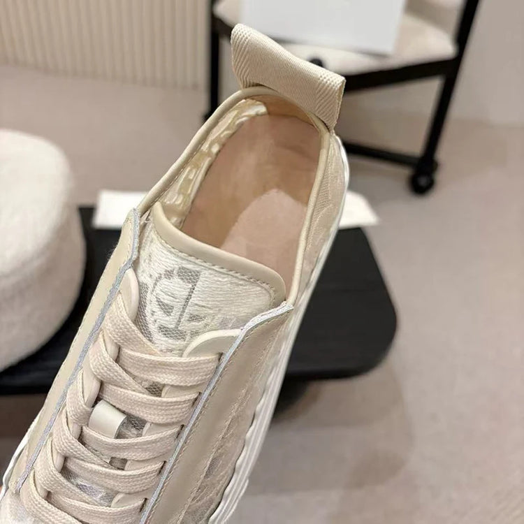 Sweet Lace Flat Platform Women Shoes Round Toe Lace Up Breathable Casual Tennis Shoe Thick Sole Outdoor White Black Sneakers