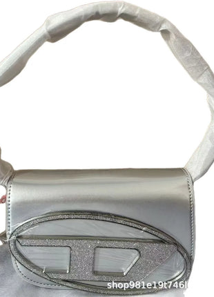 Borsa a Tracolla in Pelle PU Effetto Specchio Argento Lucido con Decorazione Ovale in Rilievo, Tracolla Staccabile, Mini Borsetta Futuristica da Donna