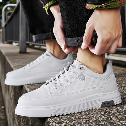 Men's Flat Casual Shoes Spring Breathable Soft-Sole Anti-Slip Outdoor Walking Shoes Youth Fashion White Shoes Sports Board Shoes