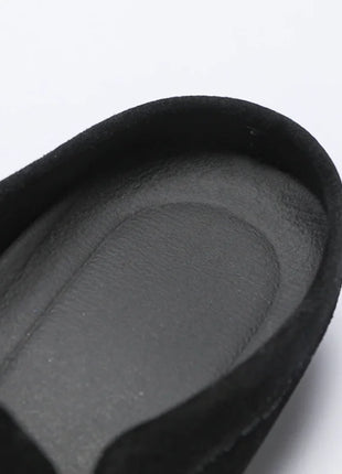 Muli da uomo scarpe Casual in pelle scamosciata leggera nuovi uomini pigro per il tempo libero mezze pantofole traspiranti Slip on scarpe da passeggio mocassino