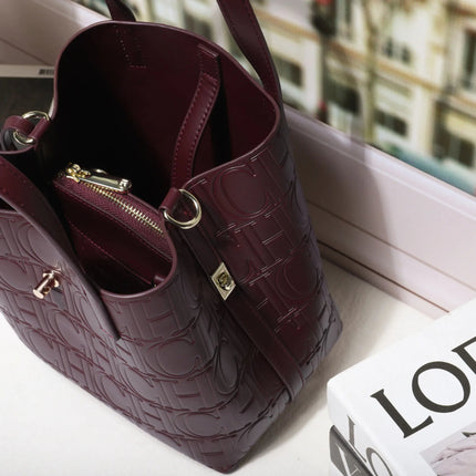 CH Large Capacity Handbag Luxury Brand Temperament Letter Print with Lock Design 2025 Trendy Women's Crossbody Bag PlatiNum