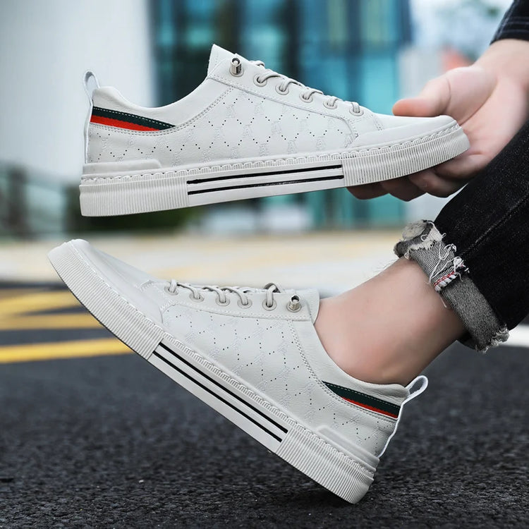 Men's lightweight skate shoes, everyday casual sneakers for men, colors: white and beige, sizes 39 to 46.