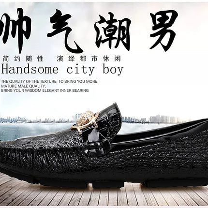 Scarpe da uomo slip-on modello coccodrillo 2025 Primavera ed estate Moda britannica alla moda in pelle lucida lucida pigra casual Beanie scarpe fatte a mano