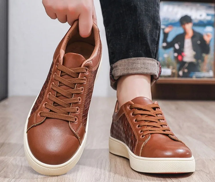 Men Woven Faux Leather Lace‑Up Skate Sneakers Low Top Flat Casual Shoes Retro Stitching Splicing Daily Outdoor Commuter Footwear